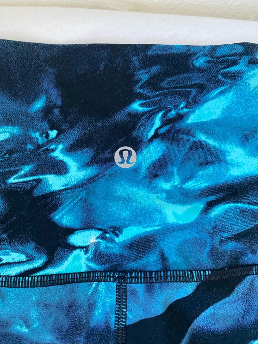Lululemon Teal & Navy Marble Workout Leggings - Size 4 - Picture 5 of 7